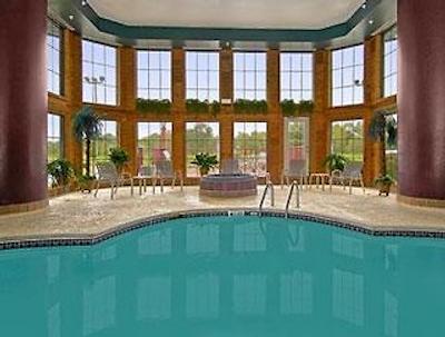 سوپر 8 پلینفیلد/ایندیاناپلیز آیرپرت اریا