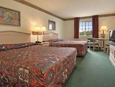 سوپر 8 پلینفیلد/ایندیاناپلیز آیرپرت اریا