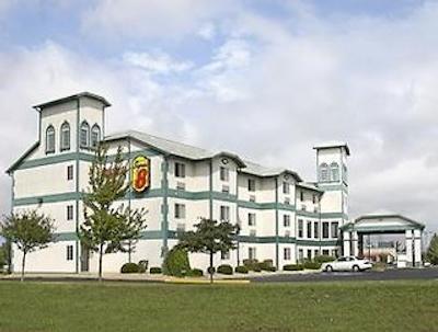 سوپر 8 پلینفیلد/ایندیاناپلیز آیرپرت اریا