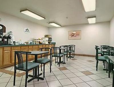 سوپر 8 مارانا/توکسُن اریا