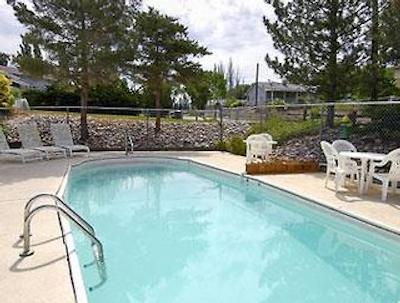 سوپر 8 متل گراند جونکشن