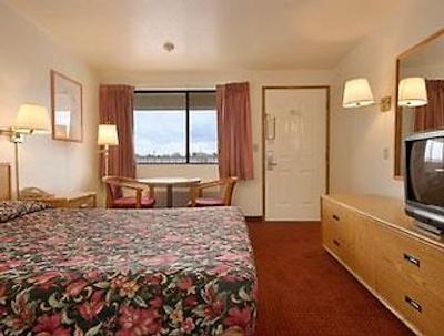 سوپر 8 متل-فنیکس مترو نرد