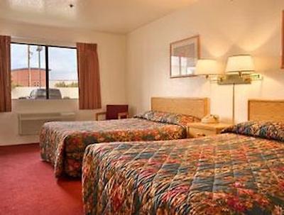 سوپر 8 متل-فنیکس مترو نرد