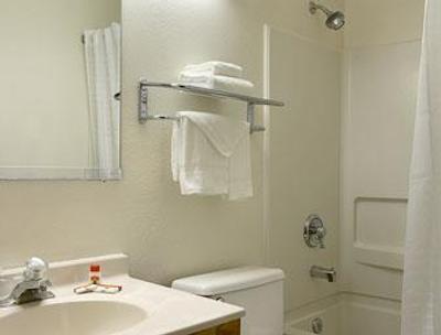 سوپر 8 متل-ریچمند/چامبرلن رد