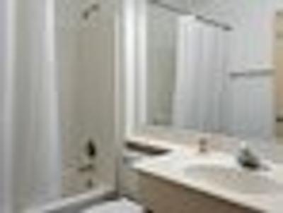 بمنت بای ویندهام فنیکس ای-10 نیر 51است او