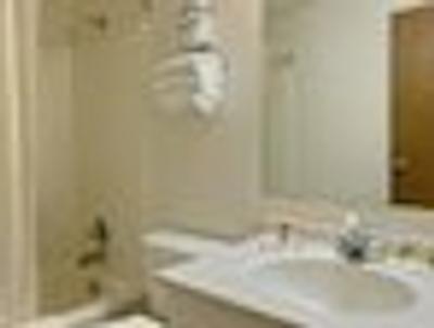 سوپر 8 فیرویو هایتز-است لویز