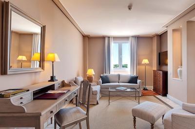 بارسل منتکاستیلو گولف