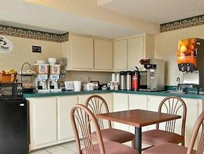 سوپر 8 متل-ریچلاند/جاکسُن اریا