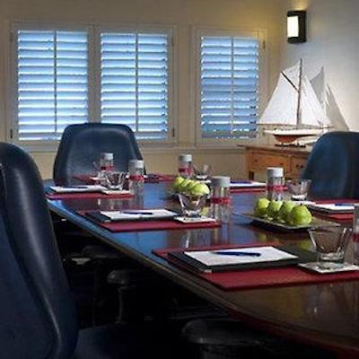 د بیچ هوس هالف مون ب