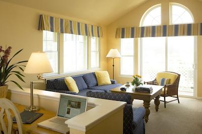 د بیچ هوس هالف مون ب