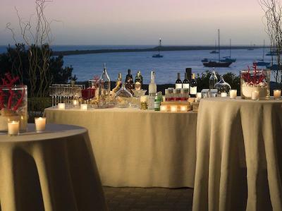 د بیچ هوس هالف مون ب