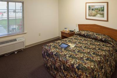 والو پلاس ایندیاناپلیز لاورنس