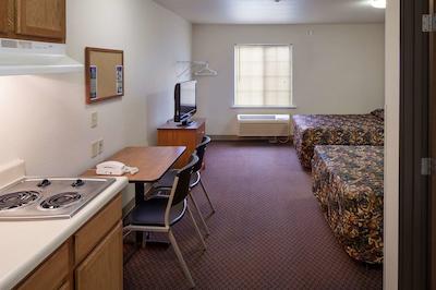 والو پلاس ایندیاناپلیز لاورنس