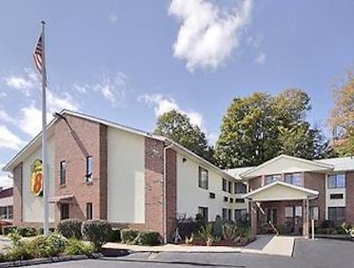 سوپر 8 وست اسپرینگفیلد/روت 5