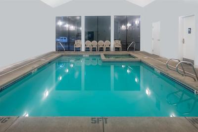 سوپر 8 متل-وستبروک/پرتلاند اریا