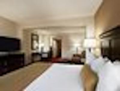 وینگات بای ویندهام چارلت آیرپرت اسود/ ای-77 تیولا