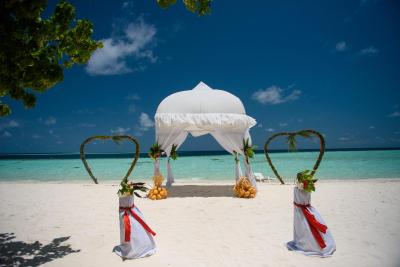 بیادهو آیلند