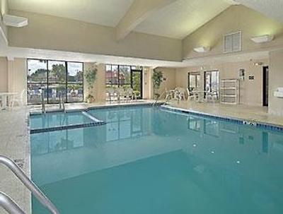 سوپر 8 متل-واوساو