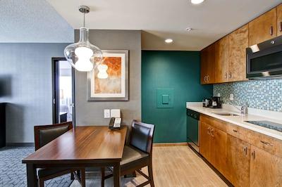 هموود سویتز بای هیلتون گایدرسبورگ / واشینگتون دک نرد