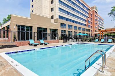 هموود سویتز بای هیلتون گایدرسبورگ / واشینگتون دک نرد