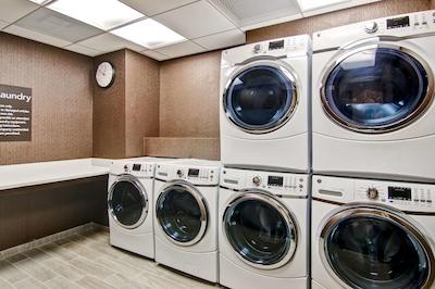 هموود سویتز بای هیلتون گایدرسبورگ / واشینگتون دک نرد