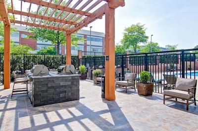 هموود سویتز بای هیلتون گایدرسبورگ / واشینگتون دک نرد