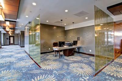 هموود سویتز بای هیلتون گایدرسبورگ / واشینگتون دک نرد