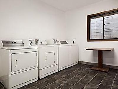 سوپر 8 متل-استورجیز