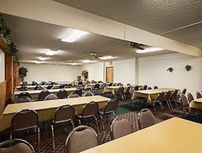 سوپر 8 متل-استورجیز