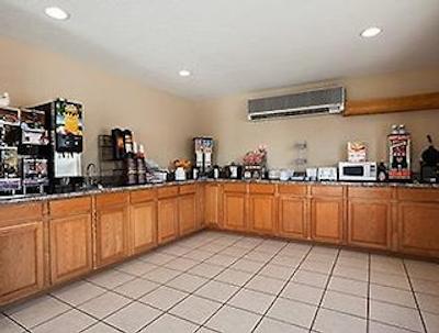 سوپر 8 متل-استورجیز