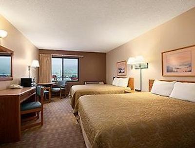 سوپر 8 متل-استورجیز