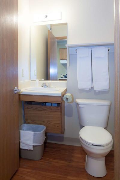 وودسپرینگ سویتز اُماها