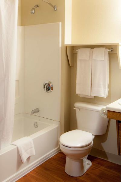 وودسپرینگ سویتز اُماها