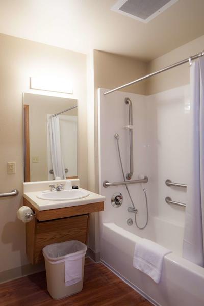 وودسپرینگ سویتز اُماها