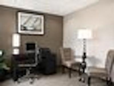 سوپر 8 متل پرتلاند آیرپرت