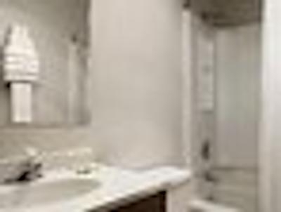 سوپر 8 متل پرتلاند آیرپرت