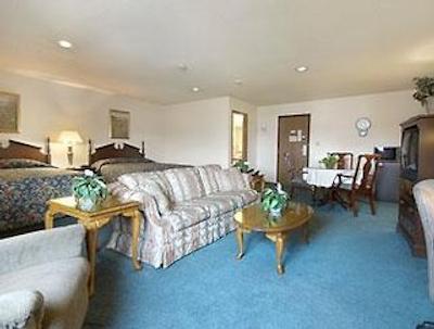 سوپر 8 پپلار بلوف میسوری