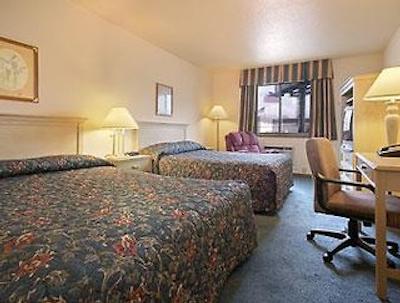 سوپر 8 پپلار بلوف میسوری