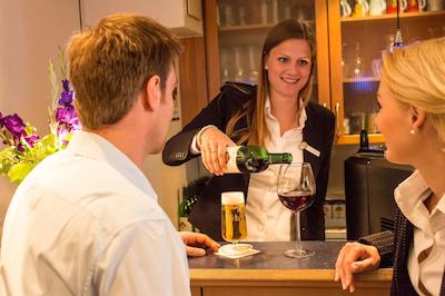 تیپتپ هتل نیشنال