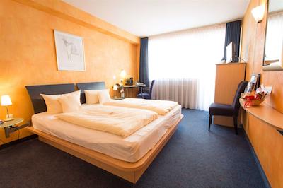 تیپتپ هتل نیشنال