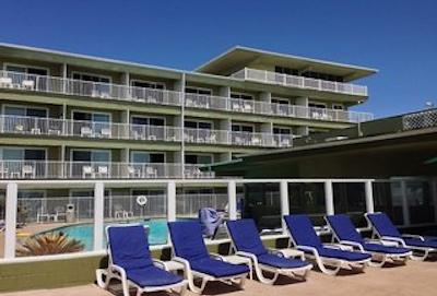 سورفر بیچ هتل