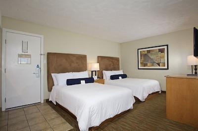 سورفر بیچ هتل