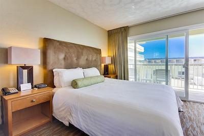 سورفر بیچ هتل