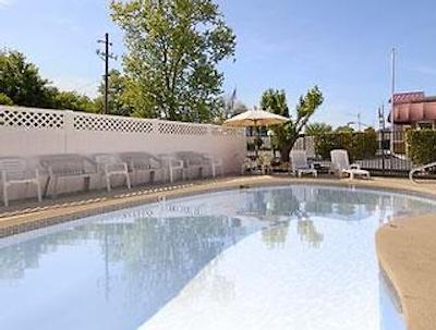 سوپر 8 متل رد بلوف