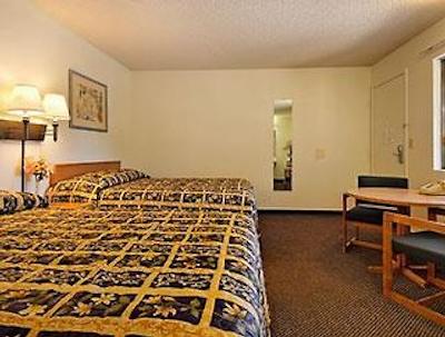 سوپر 8 متل رد بلوف