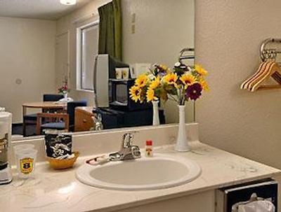 سوپر 8 متل رد بلوف