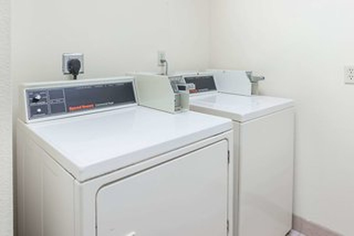 سوپر 8 است ربرت فت لئونارد وود اریا