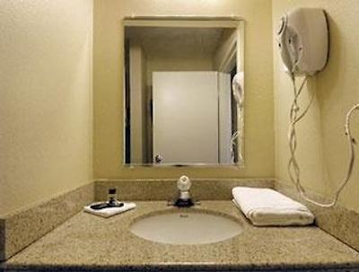 تراولج سویتز ویرجینیا بیچ اُسینفرنت