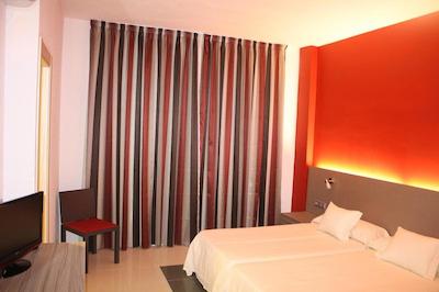 هتل نرجا کلوب اند اسپا