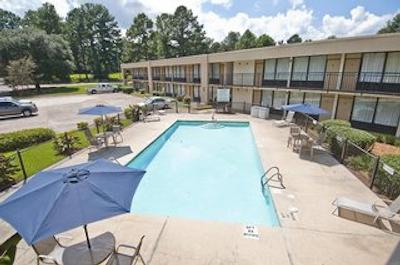 مانوسُن هتل است فرانسیسویل